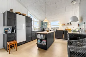 House with barbeque & garden - Image 2