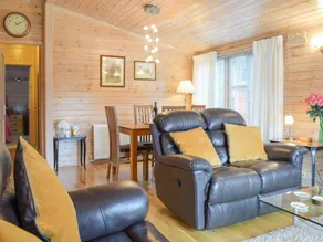 Family-friendly cottage with garden | River view - Image 4