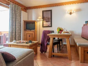 Flat with heated pool - Image 5