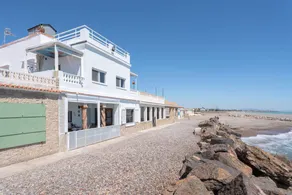 House with terrace | City view - Image 4