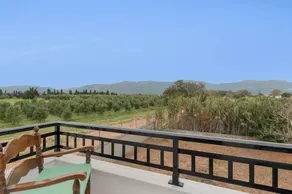 Neratziona Garden House: Peaceful Retreat, 4-Min Walk to Beach - Image 2