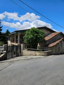 Family-oriented house with private pool, barbecue & terrace | Mountain view | Suitable for remote work | Dogs allowed - Image 4
