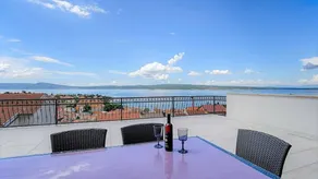 Holiday apartment with garden | Garden view - Image 3