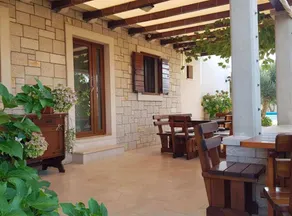 Voll ausgestattete gemütliche Villa mit Terrasse, Garten und Grill | Bergblick | Haustiere sind willkommen - Image 4