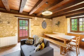 Charming House with Terrace and Private Pool – Central Domme - Image 2