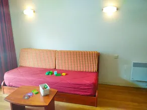 300m from ski slopes, floor -2, view ski slopes, fitness, swimming pool, terrace, tv, ski locker - Image 2