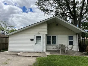 Modern & Renovated 3BD1BA Home Quiet & Cozy - Image 4