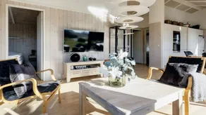 Holiday home with sauna & hot tub - Image 4
