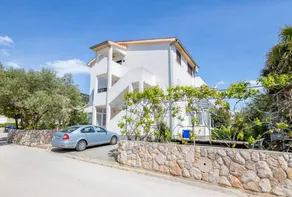 Picturesque flat just 500 metres from the long beach with private parking, balcony - Image 2