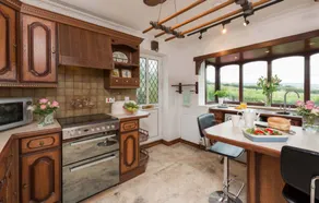 Children-friendly cottage with terrace & garden - Image 4