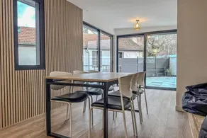 Apartment with terrace - Image 3