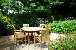 Cottage with garden - Image 2