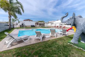 Grande villa avec piscine, barbecue et jardin | Vue jardin | Idéale pour le télétravail | Avec animaux bienvenus - Image 2