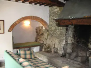 Apartment 'Casa Di Mezzo' with Mountain View, Shared Pool and Wi-Fi - Image 5
