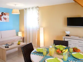 Holiday home with pool, sauna & terrace - Image 2