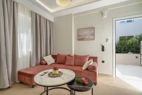 Papanikolis Apartment with Shared Terrace, Wi-Fi, and Air Conditioning - Image 4