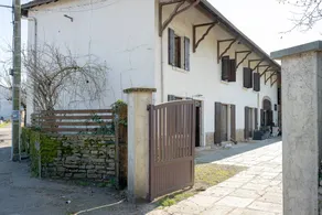 Family-oriented flat with garden, terrace & fast internet | Garden view - Image 3