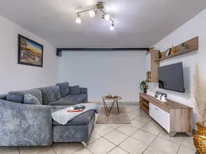 Holiday apartment with private pool, garden & terrace - Image 5