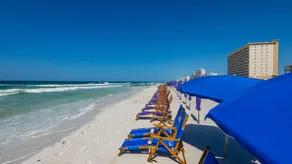 Charmant appartement adapté aux familles avec barbecue, piscine et jacuzzi | Vue ville | À côté de la plage | Parfait pour le travail à distance - Image 4
