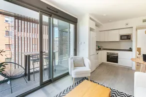 Apartment with terrace - Image 2