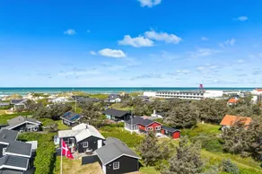 Wonderful holiday home with terrace & BBQ | Close to the beach | Pets are welcome - Image 2