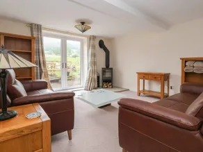 Cottage with garden - Image 2