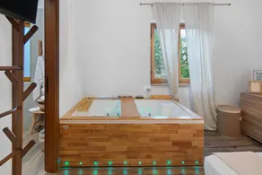 Fully equipped beautiful dedicated room with barbeque, hot tub & garden | Garden view | Pets allowed - Image 2