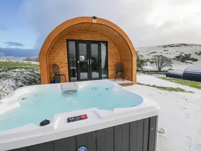 Children-friendly charming cottage with garden & hot tub | Pets are welcome - Image 2