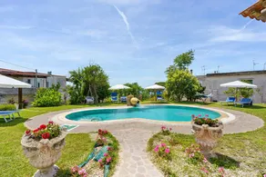 Holiday home with jacuzzi, pool & terrace | Sea view | Close to the beach | Pets allowed - Image 2