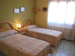 Holiday apartment with garden & barbecue - Image 5