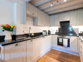 Family-oriented cottage with BBQ & garden | River view | Pets are welcome - Image 5
