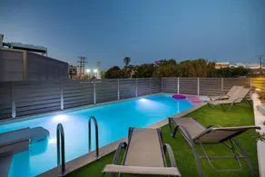 Flat with garden & pool | Sea view - Image 2