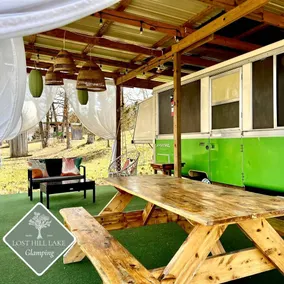 Charming Camper Rental Ideal for Glamping in Missouri - Image 3