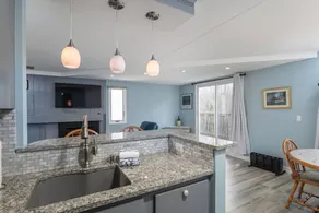 Family-oriented flat with pool - Image 3