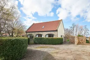 Host Stay The Coach House - Image 4