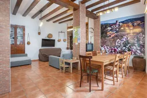 Holiday home with BBQ - Image 3