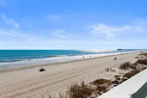 Merveilleux appartement en copropriété convivial et familial avec jardin et piscine | Vue sur l'eau | Plage à proximité - Image 4