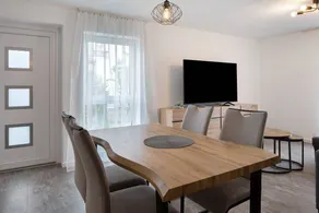 Flat with terrace - Image 3