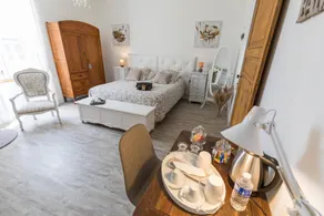 Nice bed & breakfast with garden, pool & terrace - Image 3