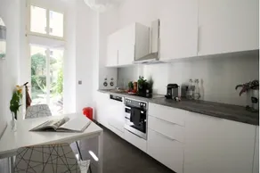 Agréable appartement entièrement équipé avec terrasse et jardin - Image 5