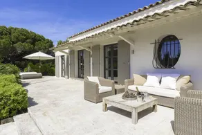 Villa avec terrasse, jardin et barbecue - Image 3