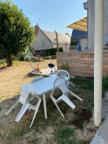 Holiday home with barbeque & garden | Garden view - Image 4
