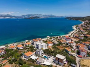 Children-friendly villa with sauna, hot tub & terrace | Sea view | Beach nearby - Image 5