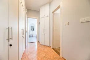 Picturesque flat just 500 metres from the long beach with private parking, balcony - Image 4