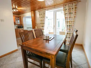 Family-oriented cottage with garden | Pet-friendly - Image 5