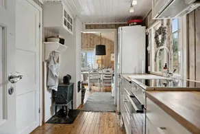 Children-friendly holiday home with terrace & barbeque - Image 4