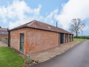 Cottage with garden - Image 2