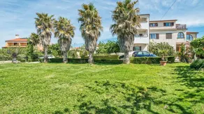 Apartment with garden, BBQ & terrace | Sea view - Image 5