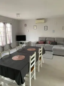 Flat with garden | City view - Image 3