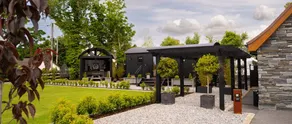 Lodge with barbeque, jacuzzi & garden | Beach view - Image 3